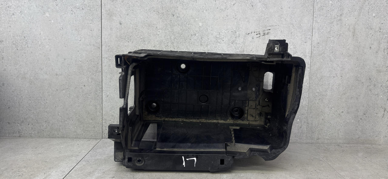 полка аккумулятора Renault Laguna 3 поколение 2010, 244460009R - фото №1