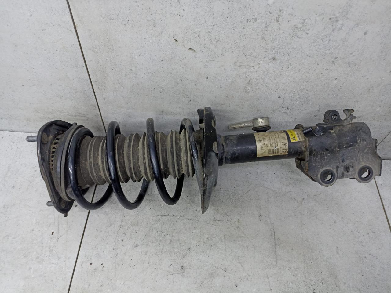 амортизатор передний левый Toyota C-HR 1 поколение AX10 2018, 48520F4010 - фото №1