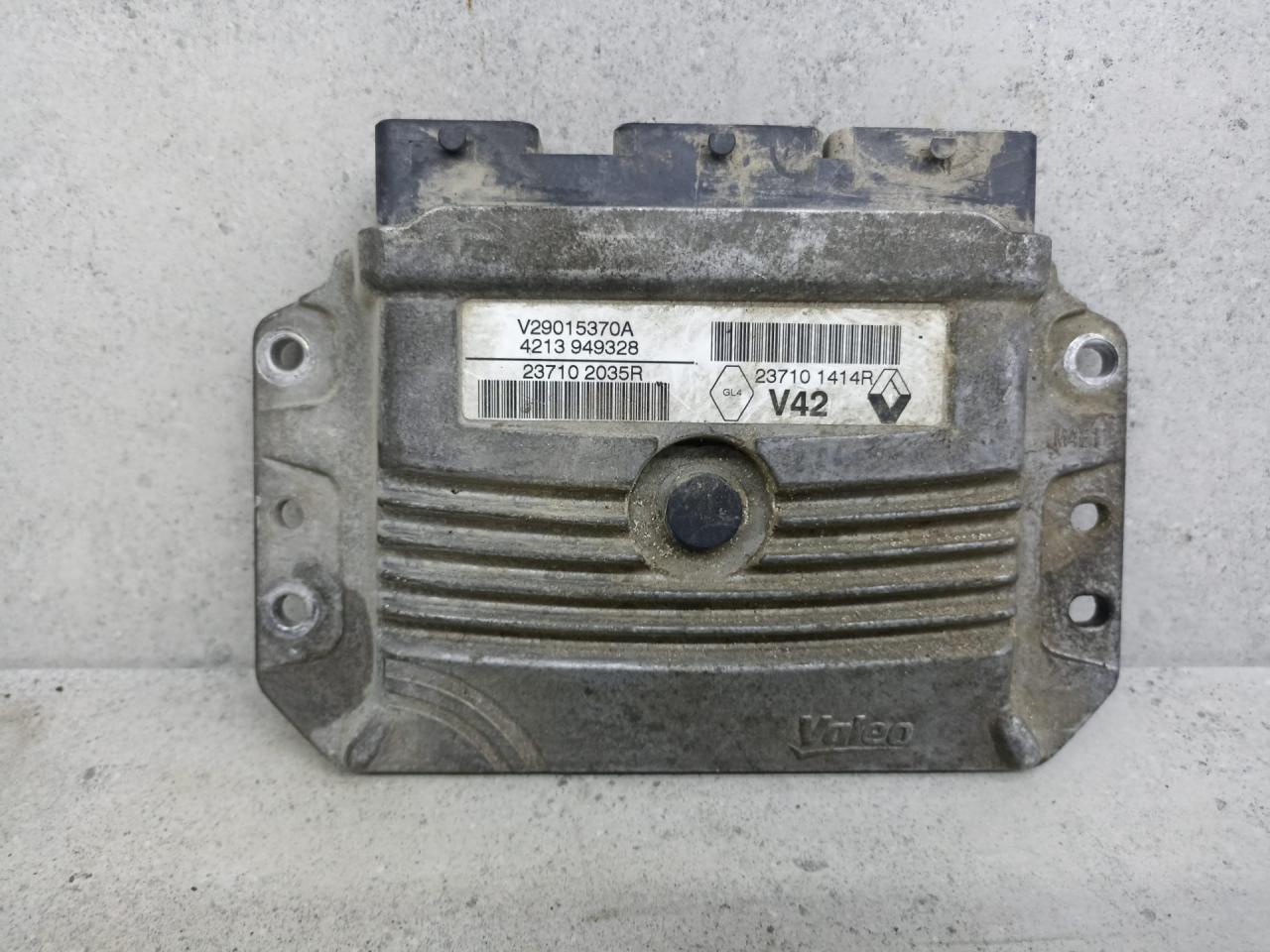 блок управления двигателем Renault Duster 1 поколение 2015, 237101414R, 237102035R - фото №1