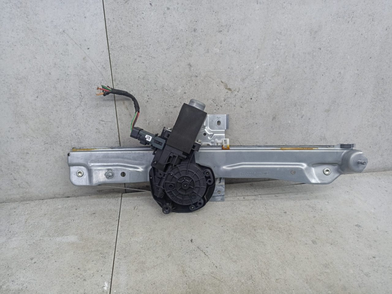 стеклоподъемник электрический задний левый Renault Scenic 4 поколение 2017, 430106F0 - фото №1