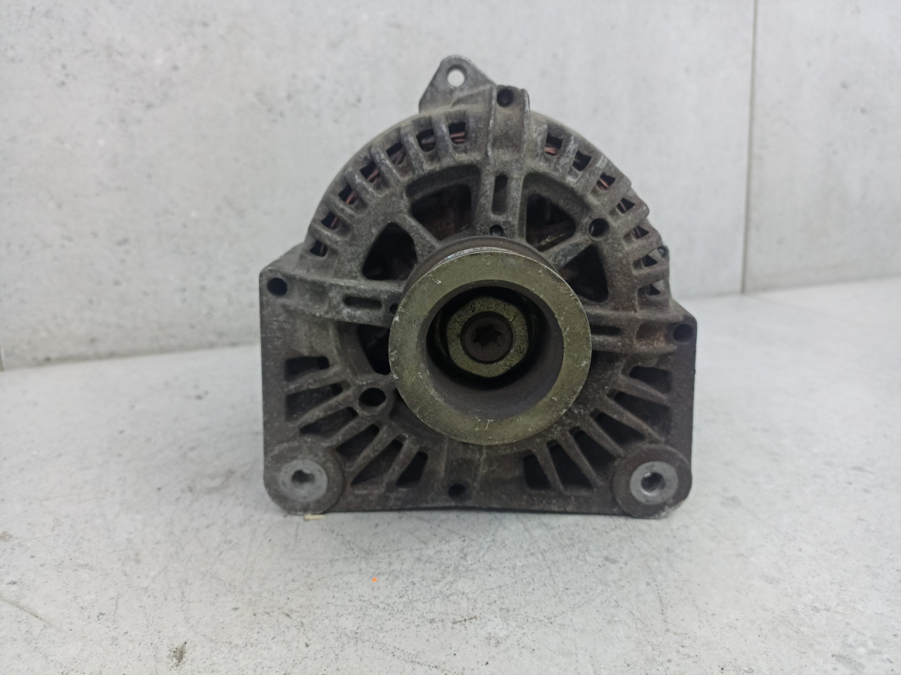 генератор Renault Megane 2 поколение (2002 - 2006), 8200290215 - фото №1