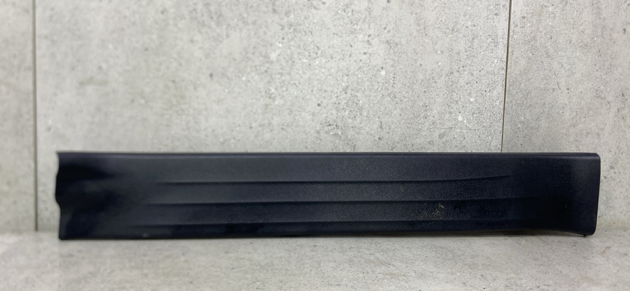 накладка на порог внутренняя Toyota Hilux 8 поколение (2015 - 2020), 67914KK010 - фото №1