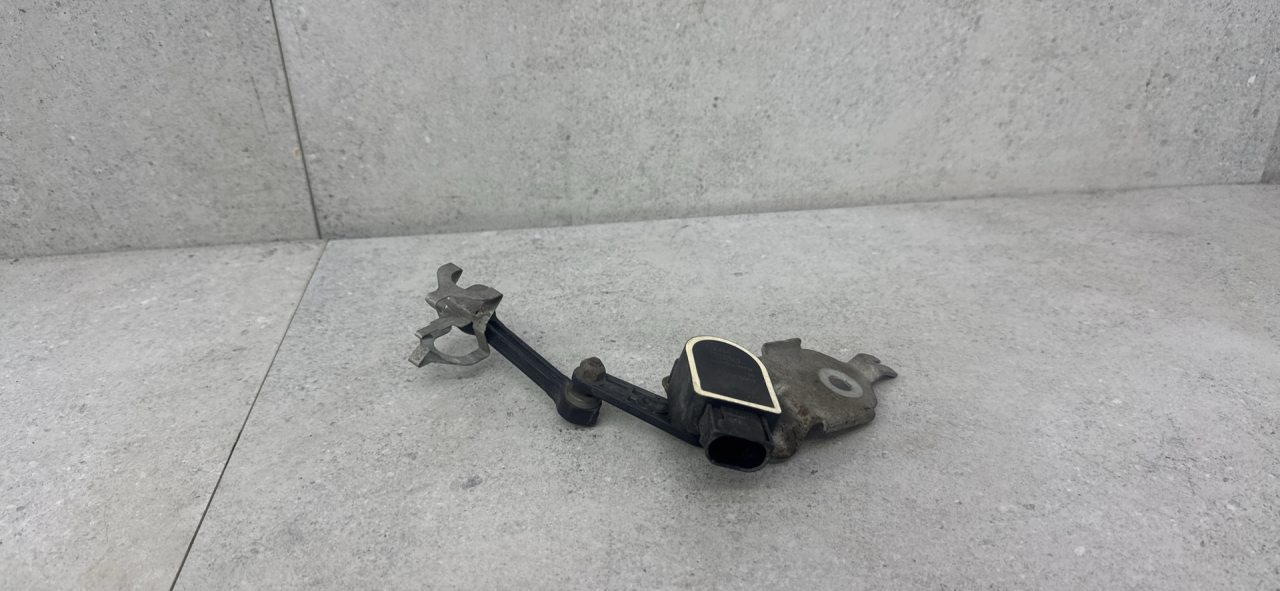 датчик дорожного просвета Mercedes-Benz C-Класс W205/S205/C205 (2014 - 2018), A0009053704 - фото №1