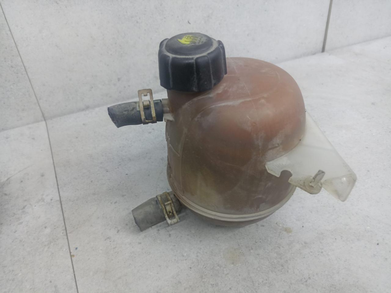 бачок расширительный Renault Duster 1 поколение 2014, 8200766826 - фото №1