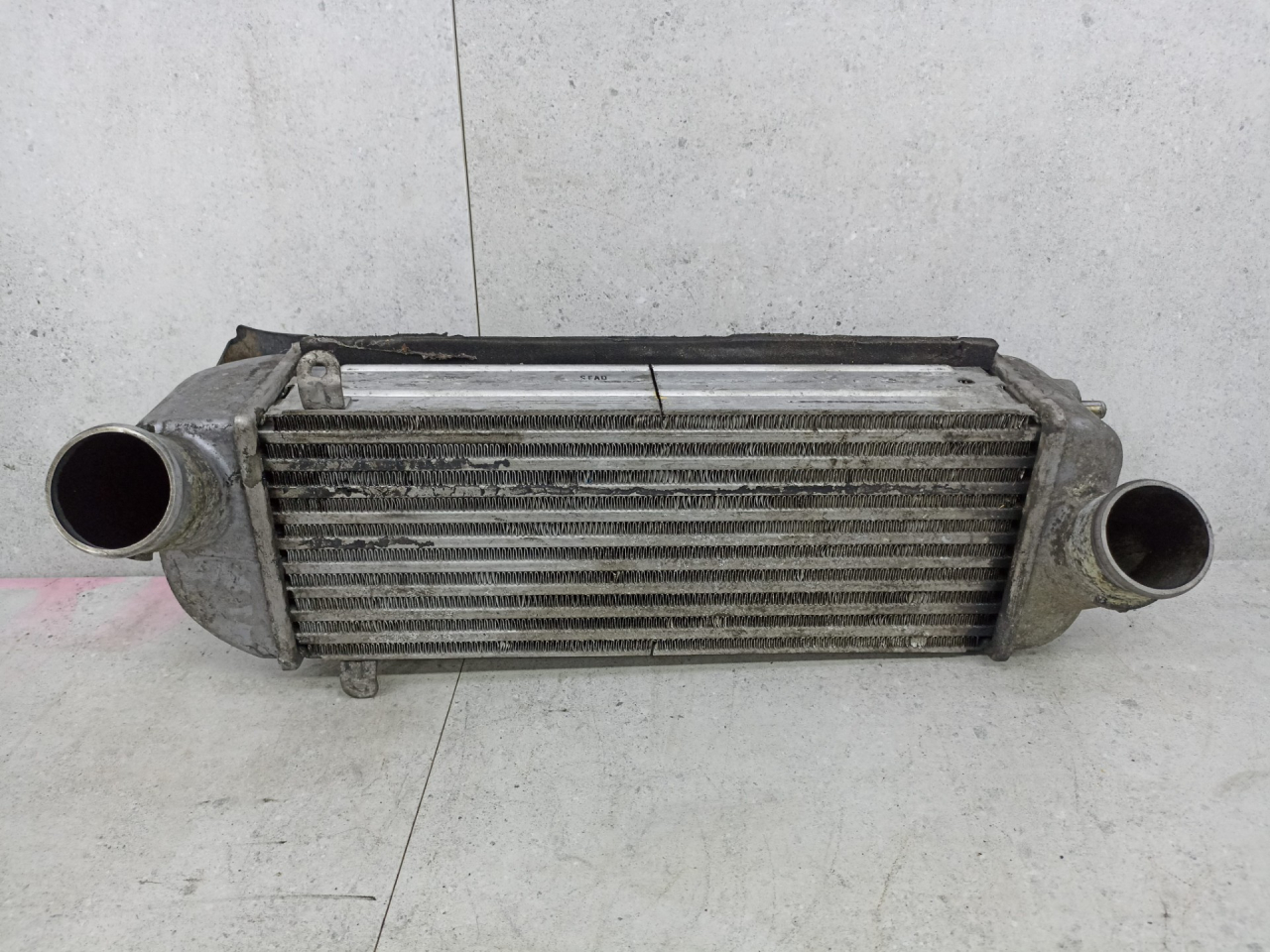 интеркулер Kia Sorento 2 поколение 2010, 2.2 л., D4HB, дизель, 282712F000 - фото №1