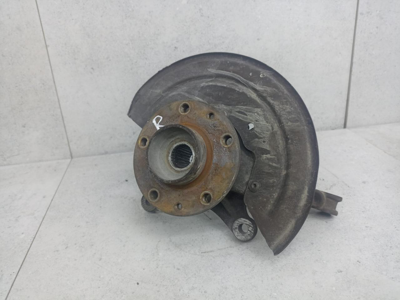 кулак поворотный правый Renault Duster 1 поколение 2013, 8200881829 - фото №1