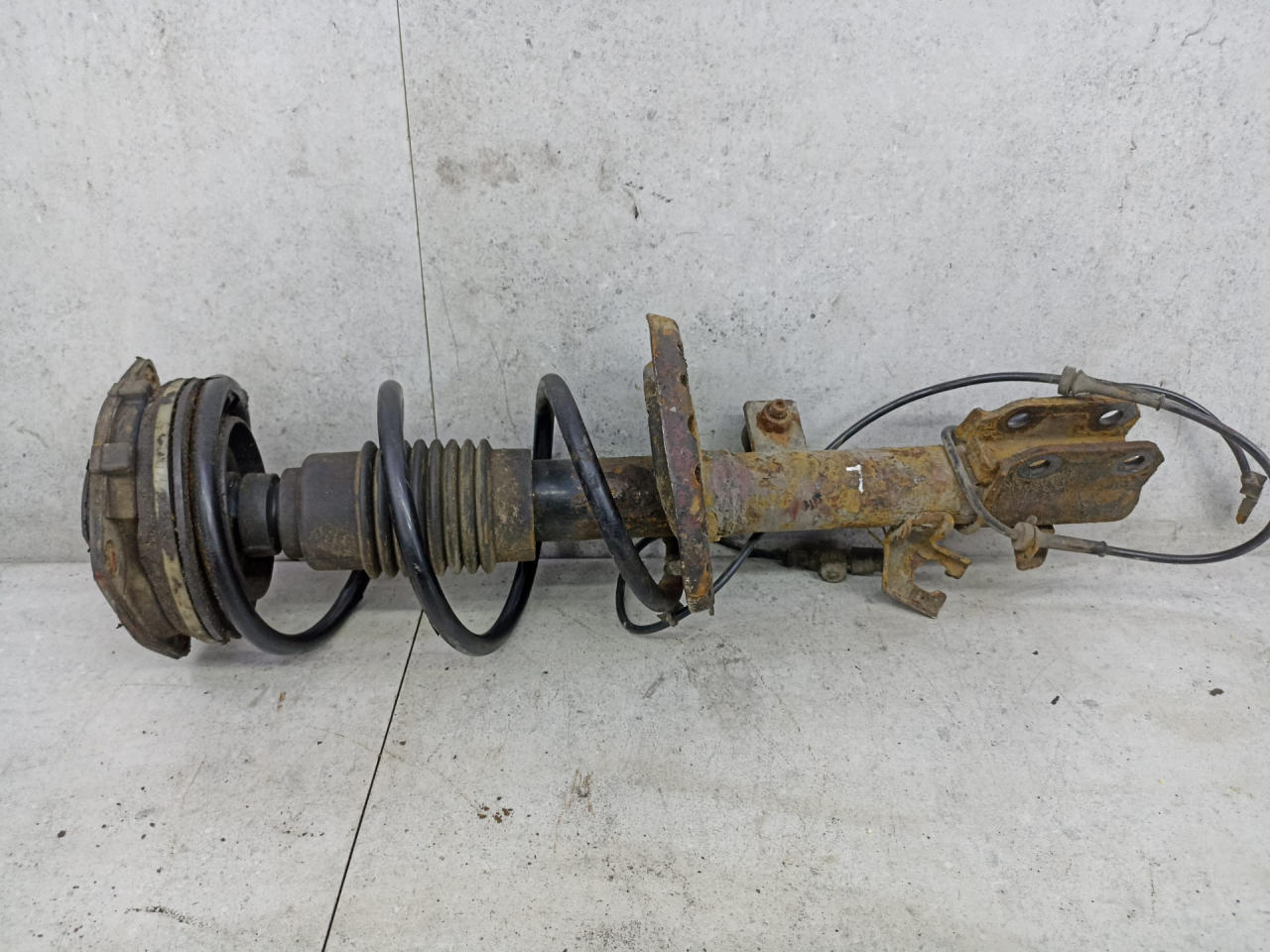 амортизатор передний левый Nissan Note E11 2007, E43039U00C - фото №1