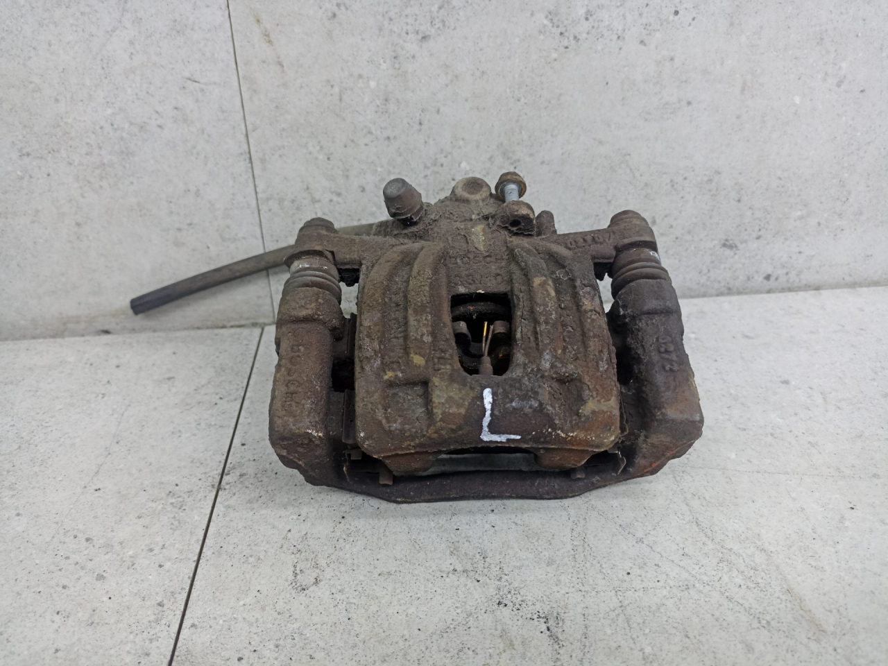 суппорт задний левый Mercedes-Benz Vito W639 2010, A6394200883 - фото №1