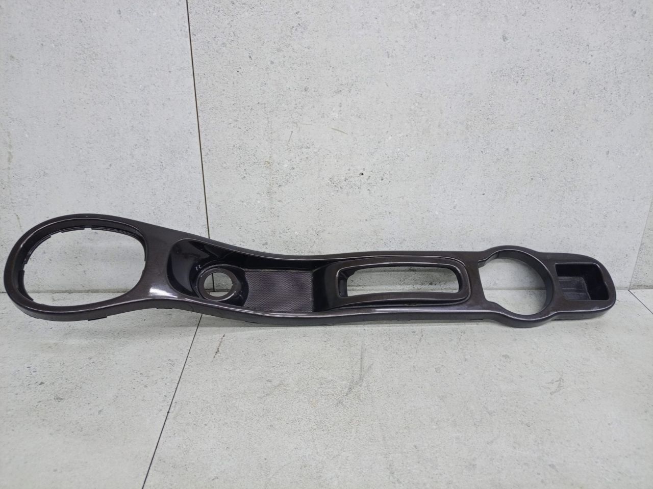 Декоративная накладка центральной консоли Renault Duster 1 поколение 2015, 969180011R - фото №1