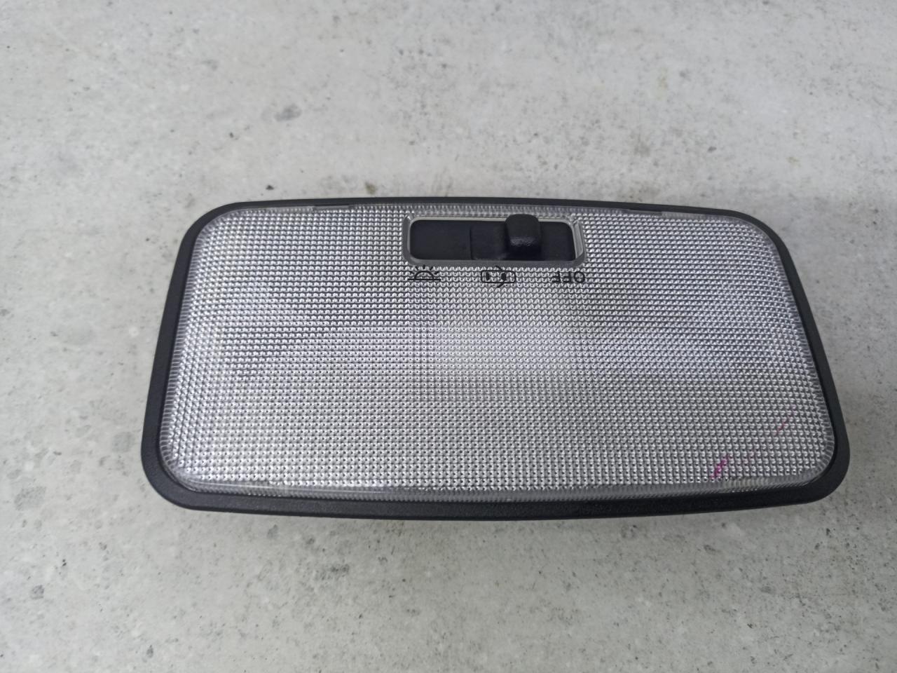 фонарь салона (плафон) Toyota C-HR 1 поколение AX10 2017, 8124002080 - фото №1