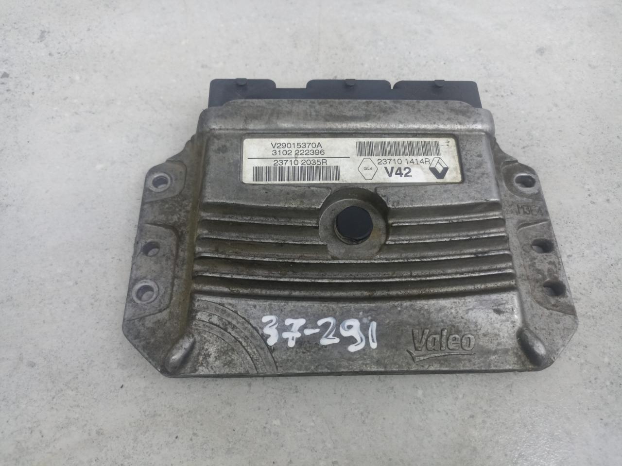 блок управления двигателем Renault Duster 1 поколение (2010 - 2015), 237101414R, 237102035R - фото №1