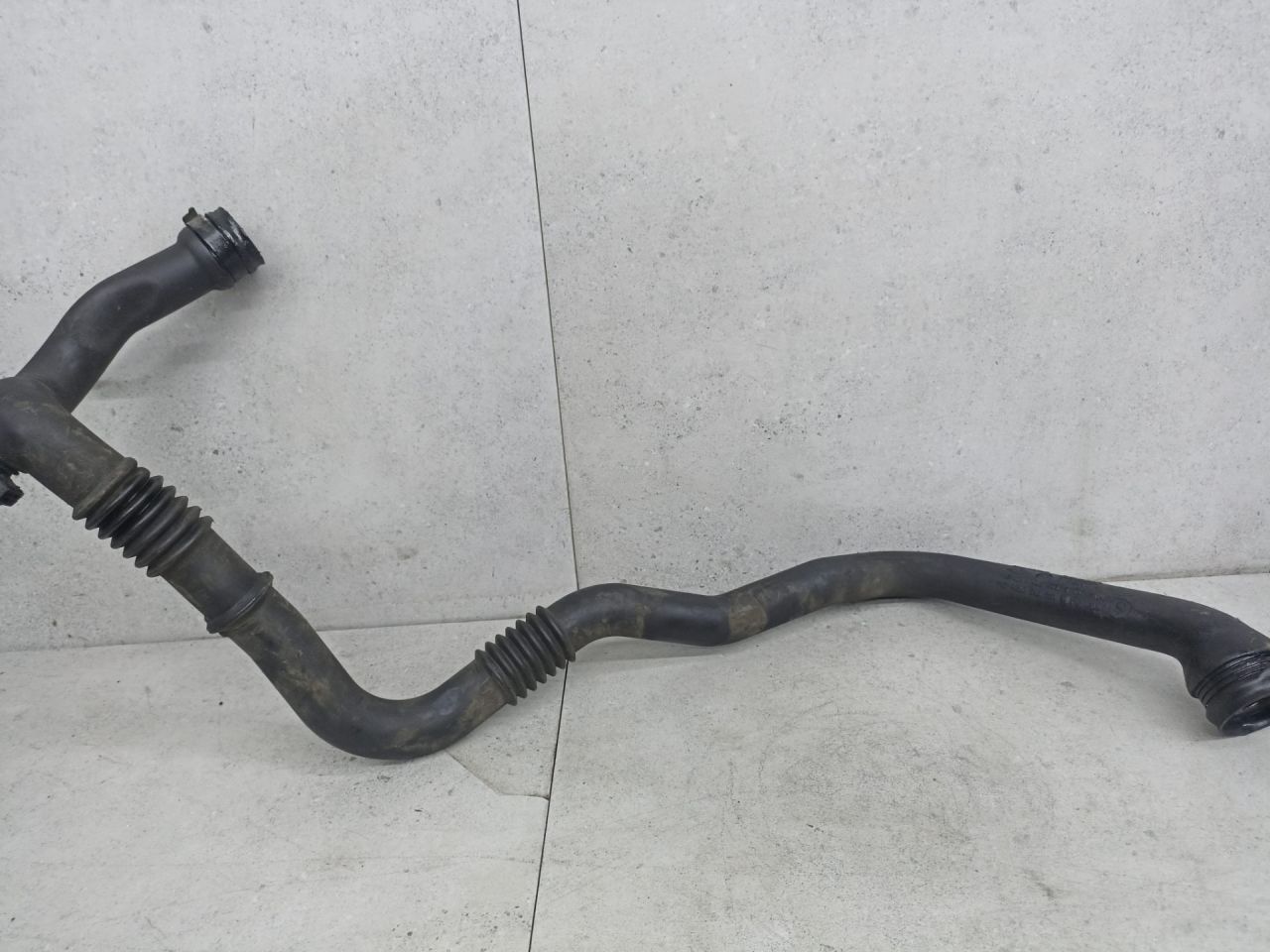 патрубок интеркулера Renault Logan 1 поколение 2006, 8200469423 - фото №1