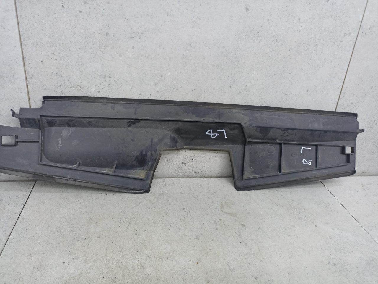 воздуховод (дефлектор) радиатора Renault Megane 3 поколение 2011, 214762972R - фото №1