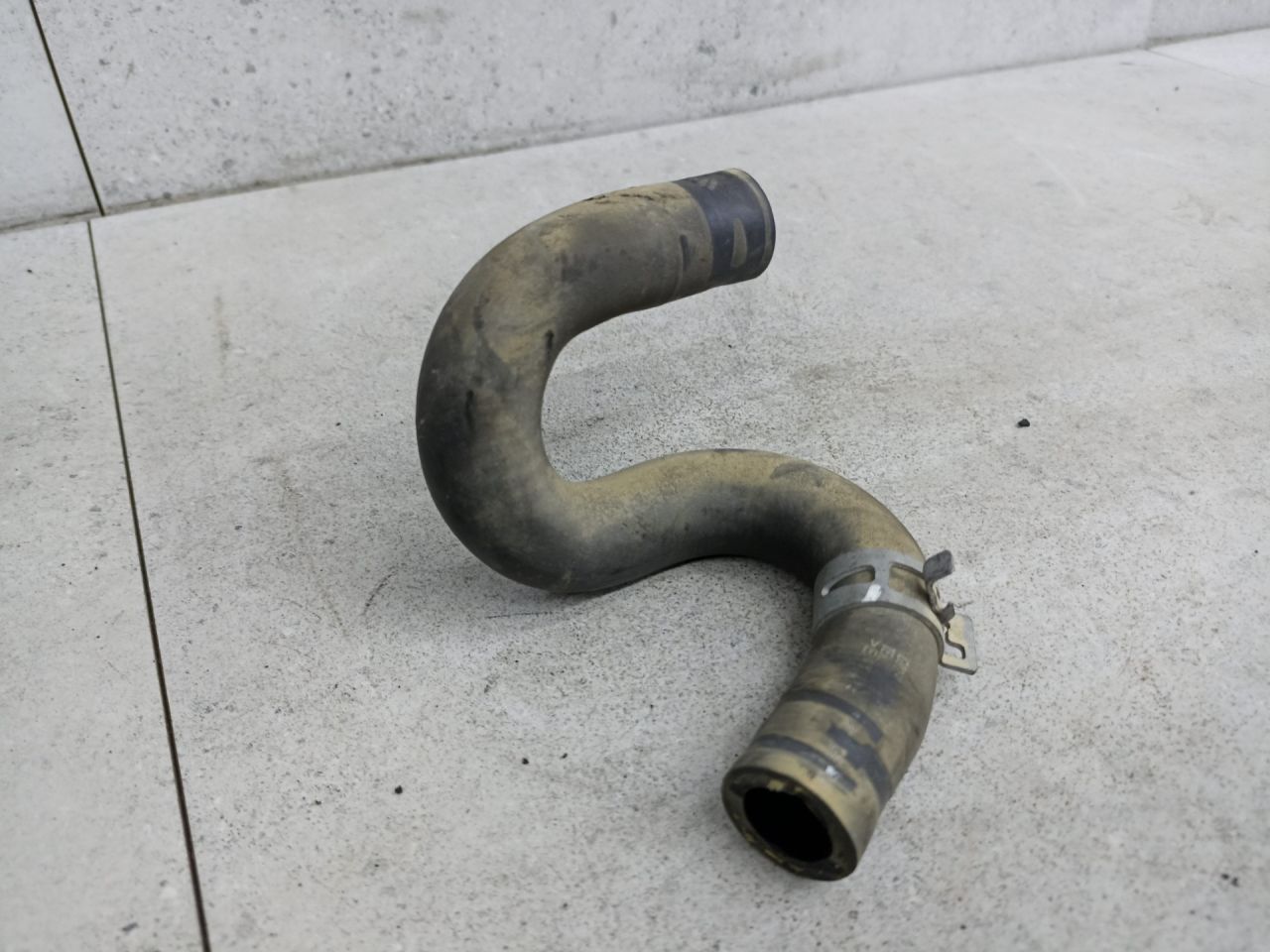 патрубок радиатора Toyota Prius 4 поколение XW50 2019, G922FF4010 - фото №1