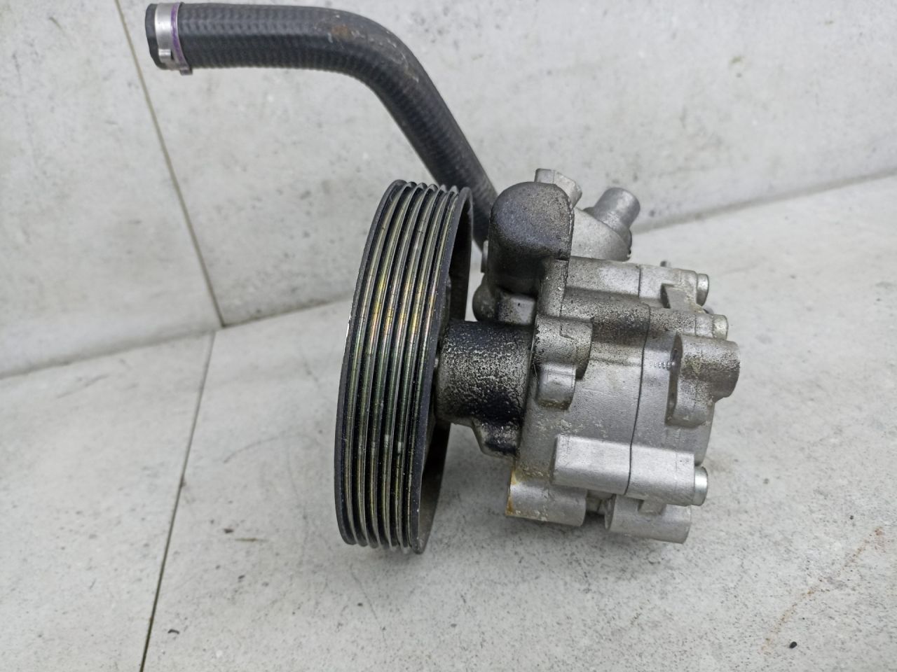 насос гидроусилителя руля Citroen C5 1 поколение 2004, 9636086580 - фото №1