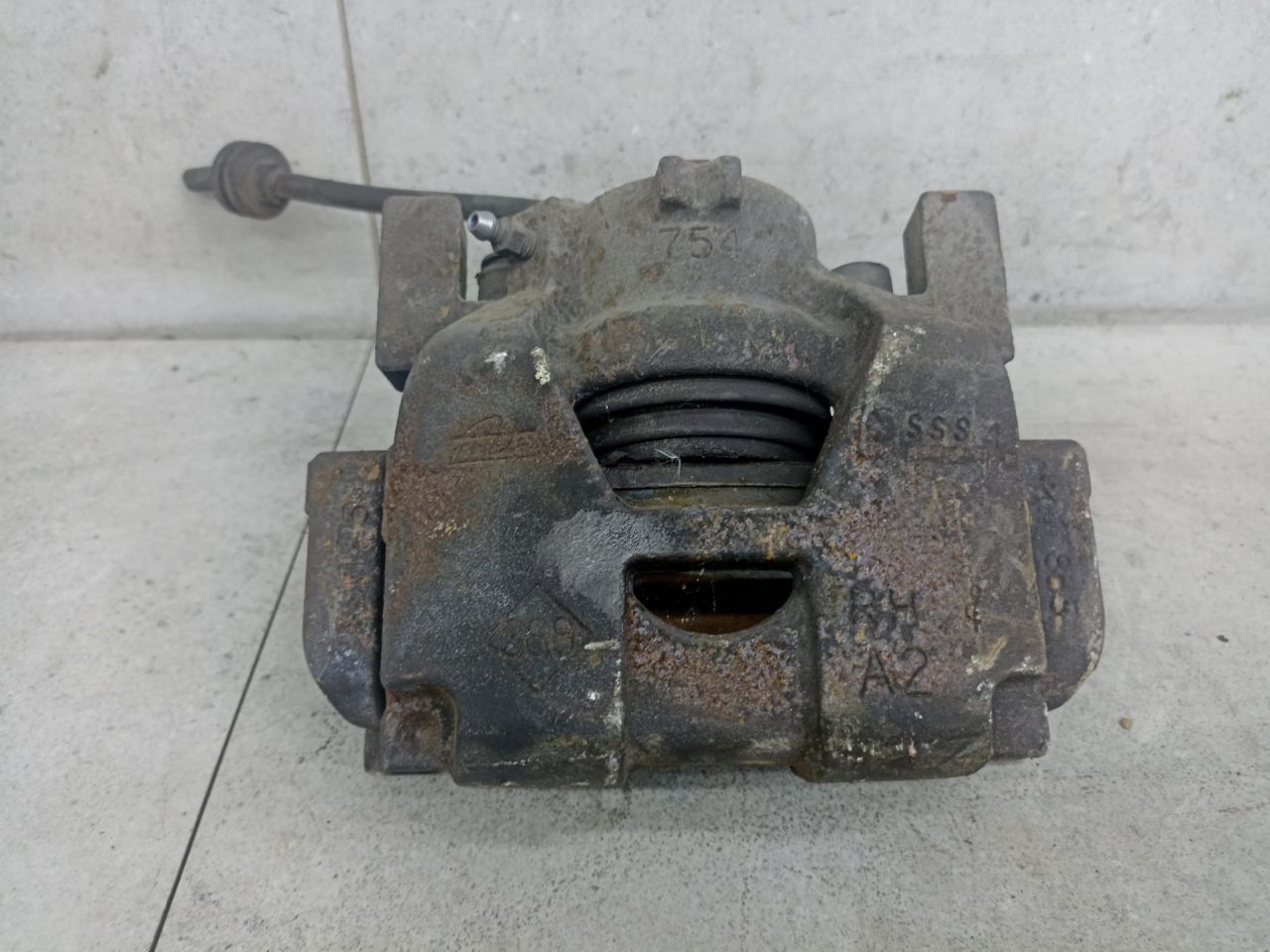 суппорт передний правый Renault Scenic 3 поколение 2012, 410111495R - фото №1