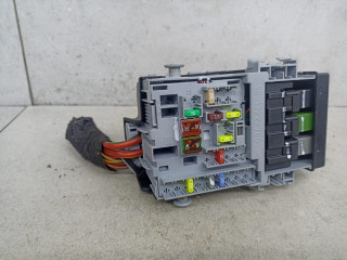 блок предохранителей Chevrolet Cruze 1 поколение 2012, 13222786