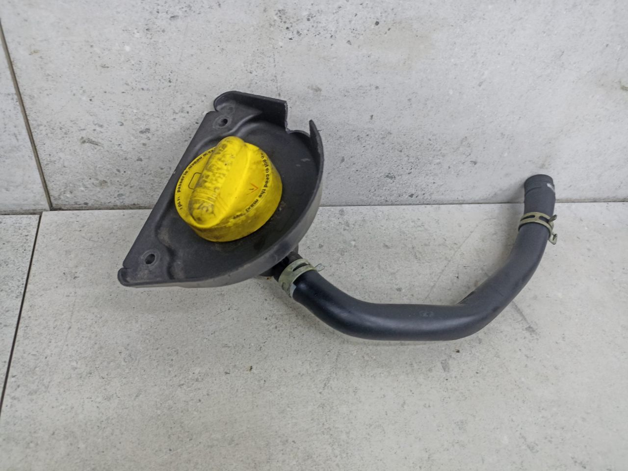 маслозаливная горловина Renault Trafic 3 поколение 2016, 1.6 л., R9M 452, дизель, 8200795333 - фото №1