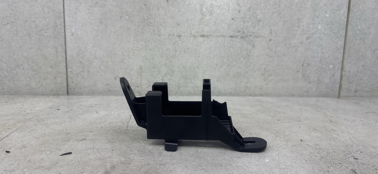 крепление аккумулятора Mercedes-Benz GLE W166 (2015 - 2018), A1665454547 - фото №1