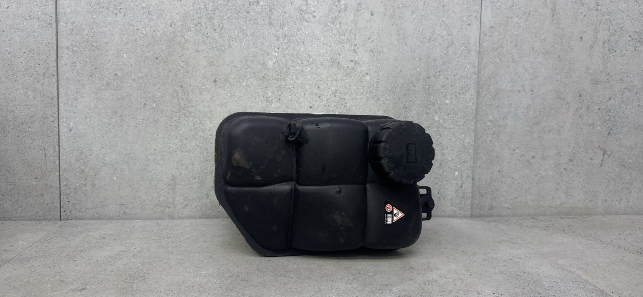 бачок расширительный Mercedes-Benz CLS-Класс C257 (2017 - 2026), A0005840807 - фото №1