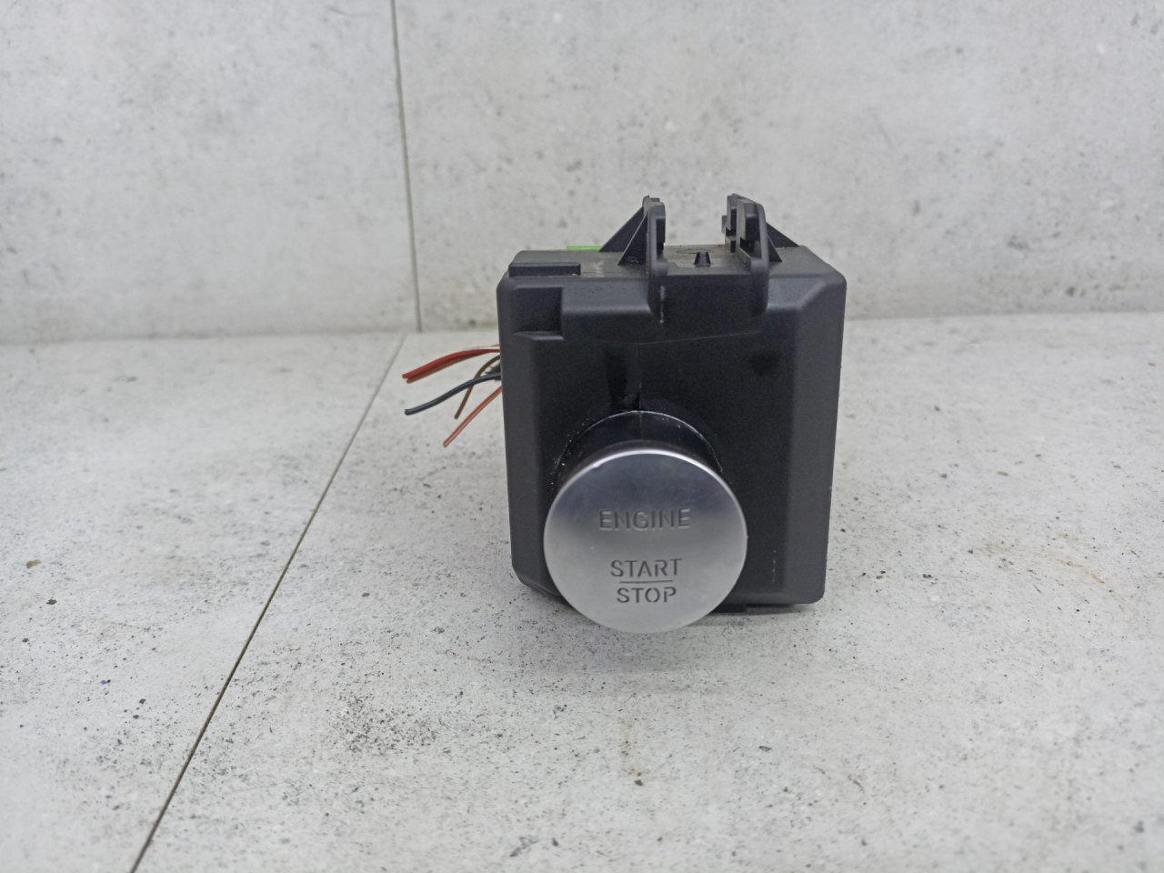 кнопка запуска двигателя Mercedes-Benz GLE W166 2018, A1669059702 - фото №1