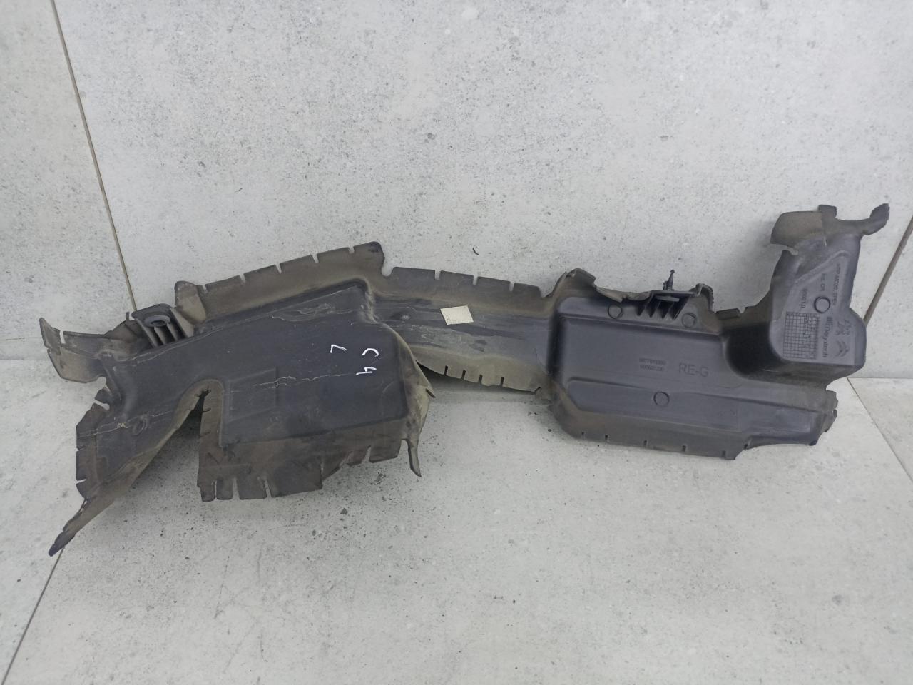 воздуховод (дефлектор) радиатора Citroen C4 Grand Picasso 2 поколение 2015, 9677015380 - фото №1