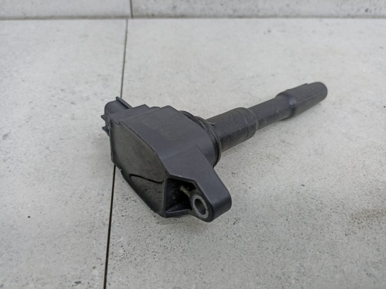 катушка зажигания Renault Kaptur 1 поколение 2019, 224332428R - фото №1