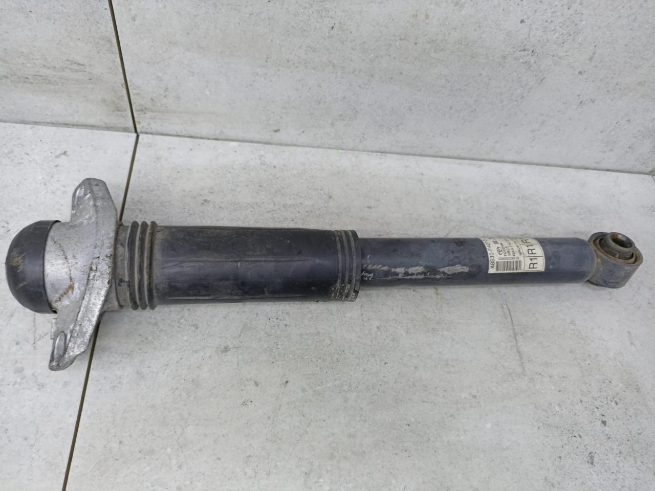 амортизатор задний Toyota C-HR 1 поколение AX10 2019, 48530F4010 - фото №1