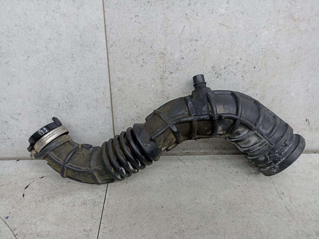 патрубок воздушного фильтра Renault Modus 1 поколение 2006, 8200500383 - фото №1