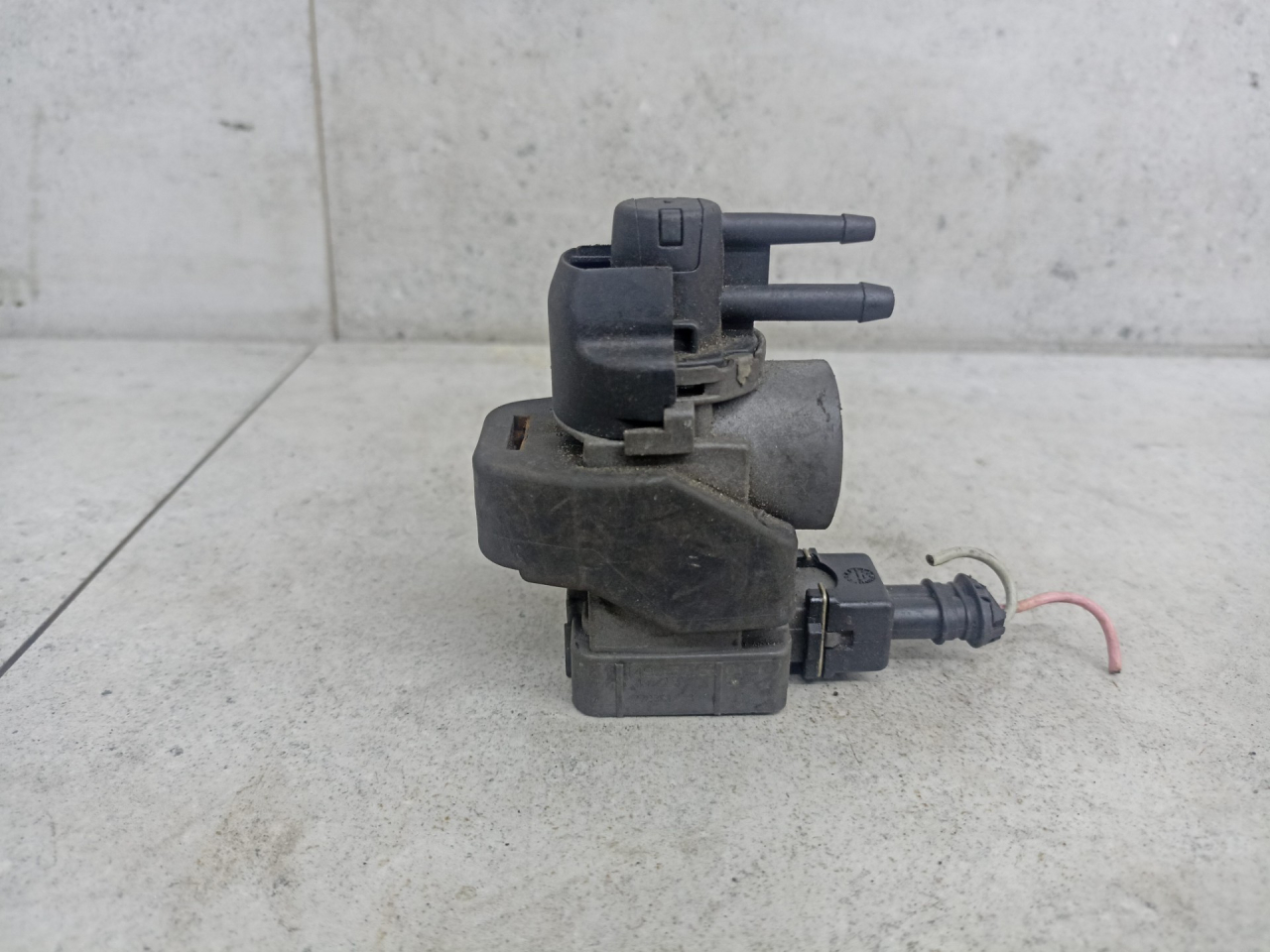 электромагнитный клапан Renault Duster 1 поколение 2014, 149566215R - фото №1