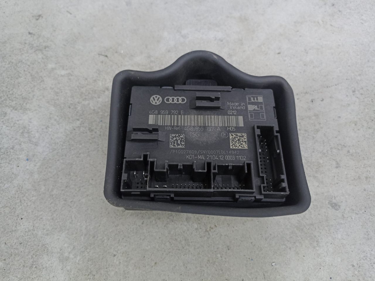 модуль управления двери Audi A6 4G/C7 2012, 4G8959792E - фото №1