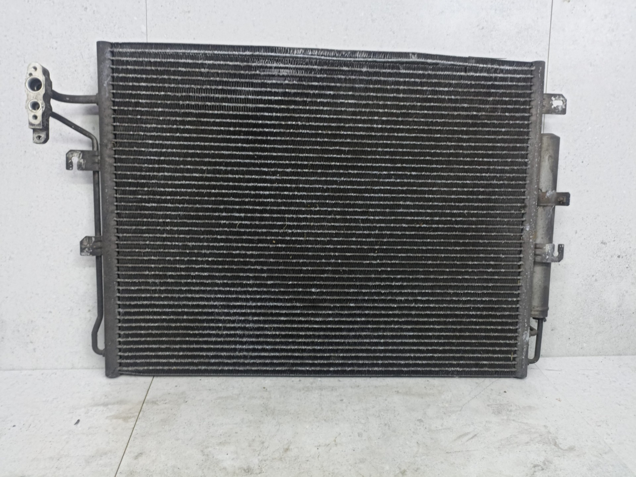 радиатор кондиционера Land Rover Range Rover Sport 1 поколение 2007, JRB500130 - фото №1