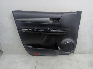 обшивка двери передняя левая Toyota Hilux 8 поколение [рестайлинг] 2023, 67620YP110