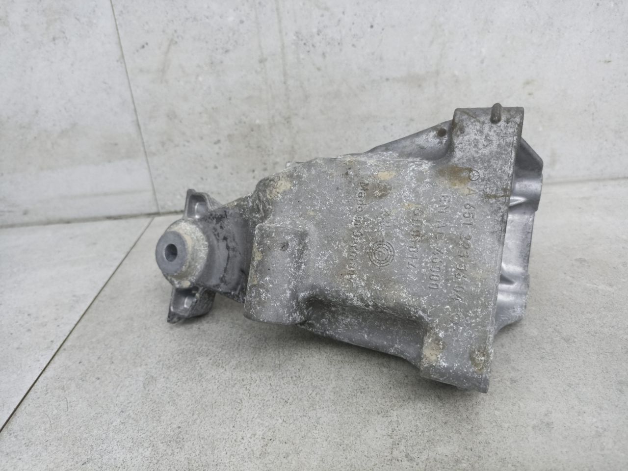 кронштейн двигателя Mercedes-Benz GLC Coupe C253 2018, 2.1 л., OM 651.921, дизель, A6512235604 - фото №1