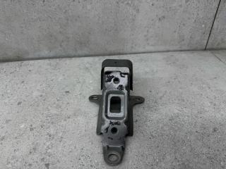 кронштейн (крепление) Toyota Hilux 8 поколение 2015, 726500K271