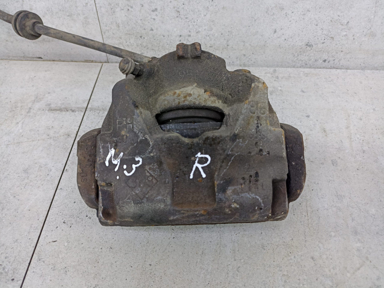 суппорт передний правый Renault Megane 3 поколение 2012, 410111495R - фото №1