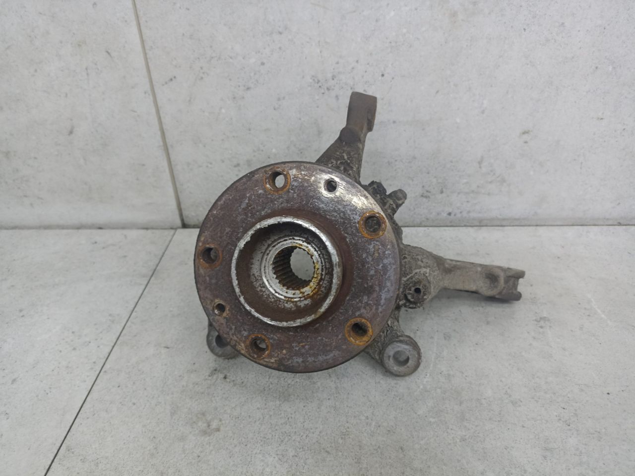 кулак Renault Duster 1 поколение 2015, 8200881829 - фото №1