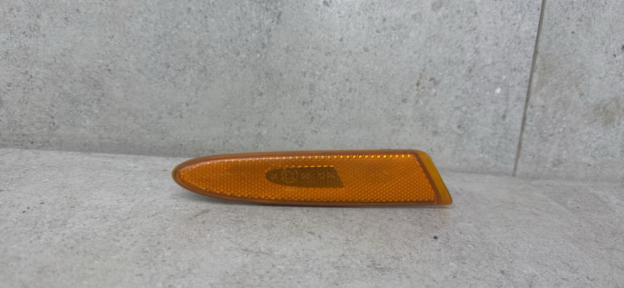 повторитель поворота на крыле правый Jaguar XJ 3 поколение (2003 - 2007), 2W9313A565A - фото №1