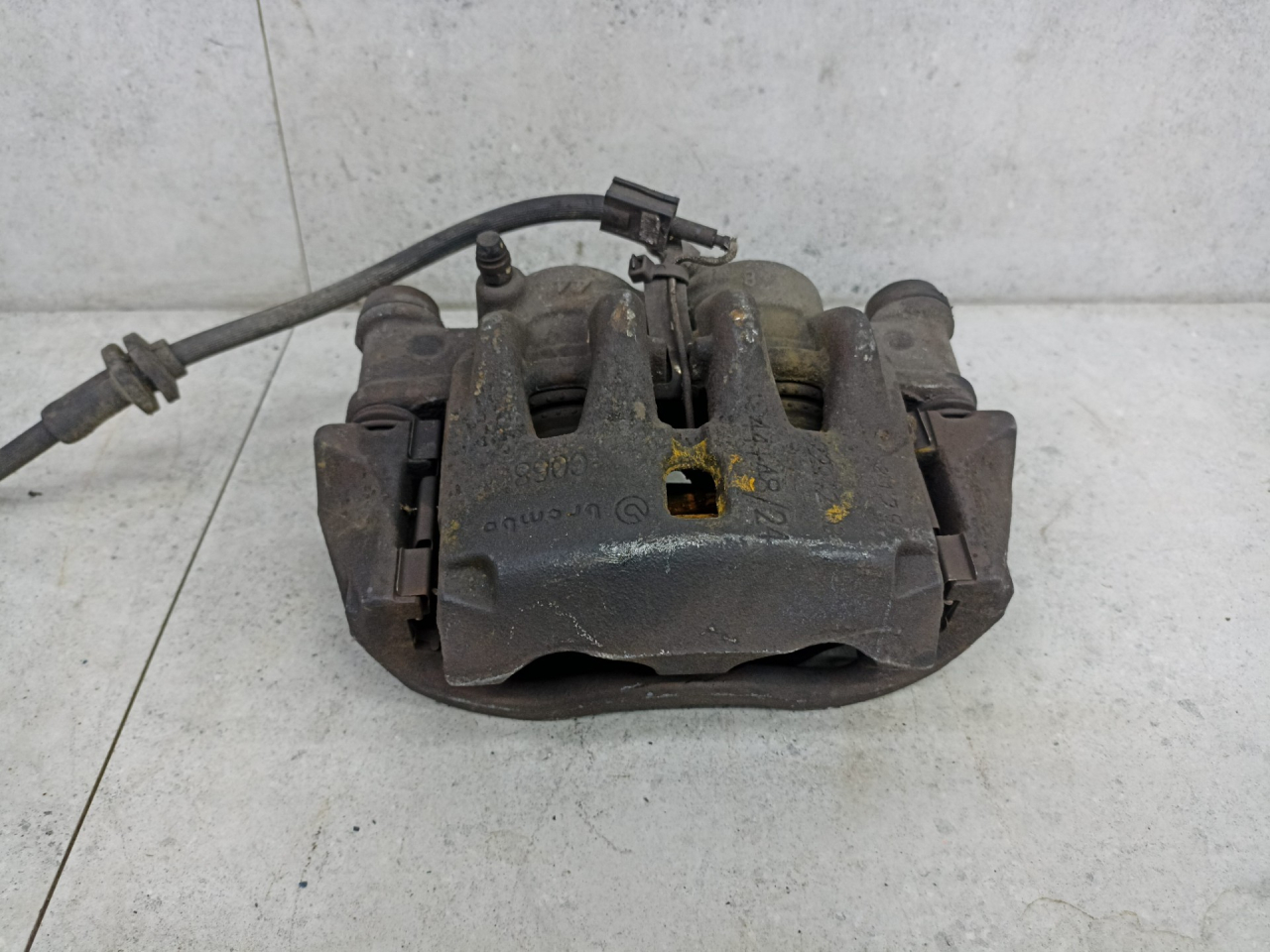 суппорт передний правый Peugeot Boxer 2 поколение 2012, 22942201, 22942103 - фото №1