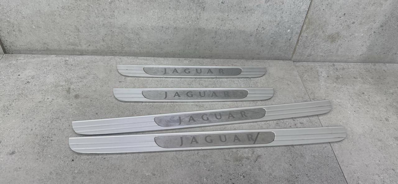 накладка на порог Jaguar XJ 3 поколение (2003 - 2007), 2W93-F13208-AB - фото №1