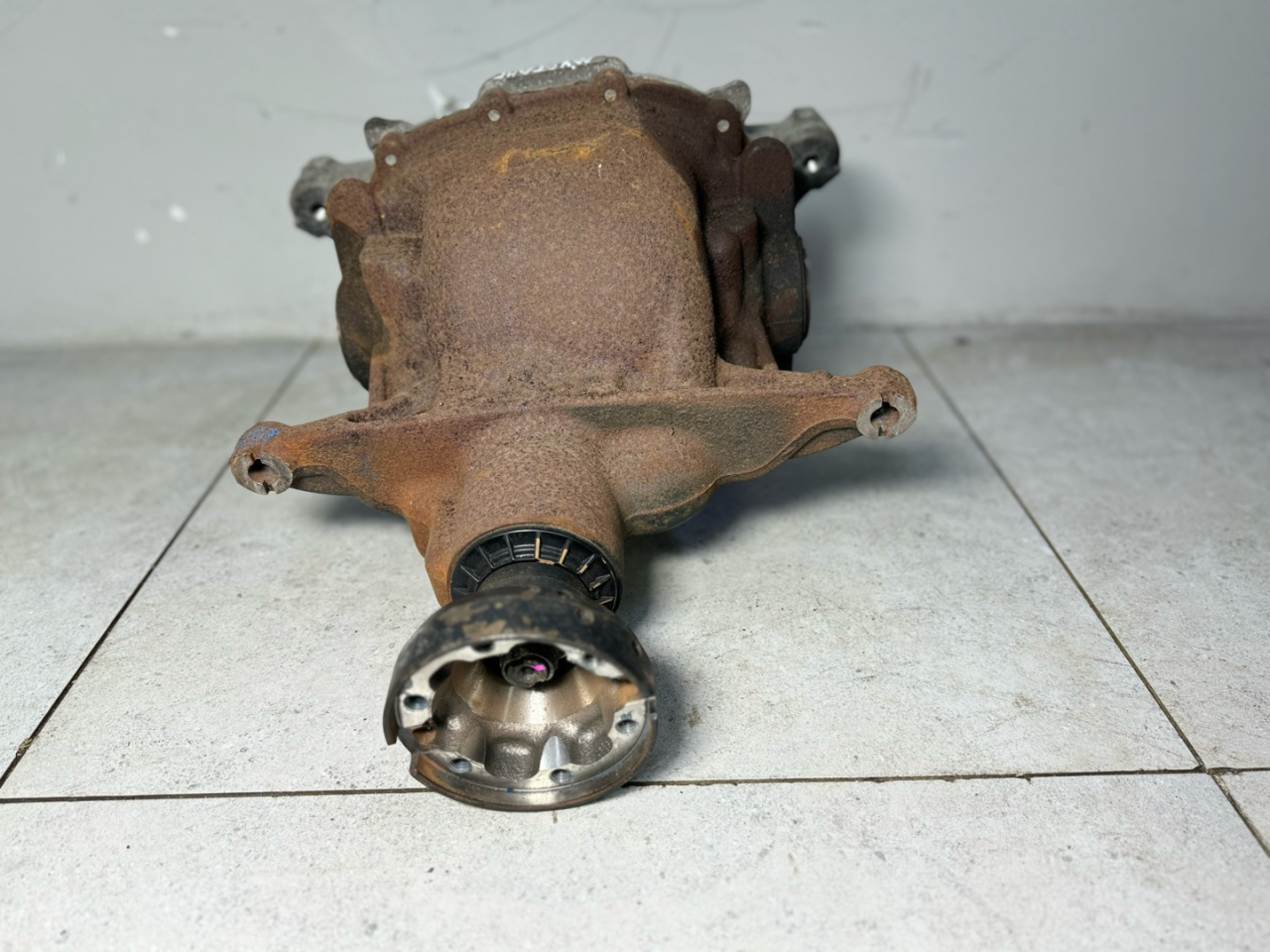 редуктор заднего моста Ford Mustang 6 поколение S550 2017, 5.0 л., FR3W4200TA, FR3W4200 - фото №1