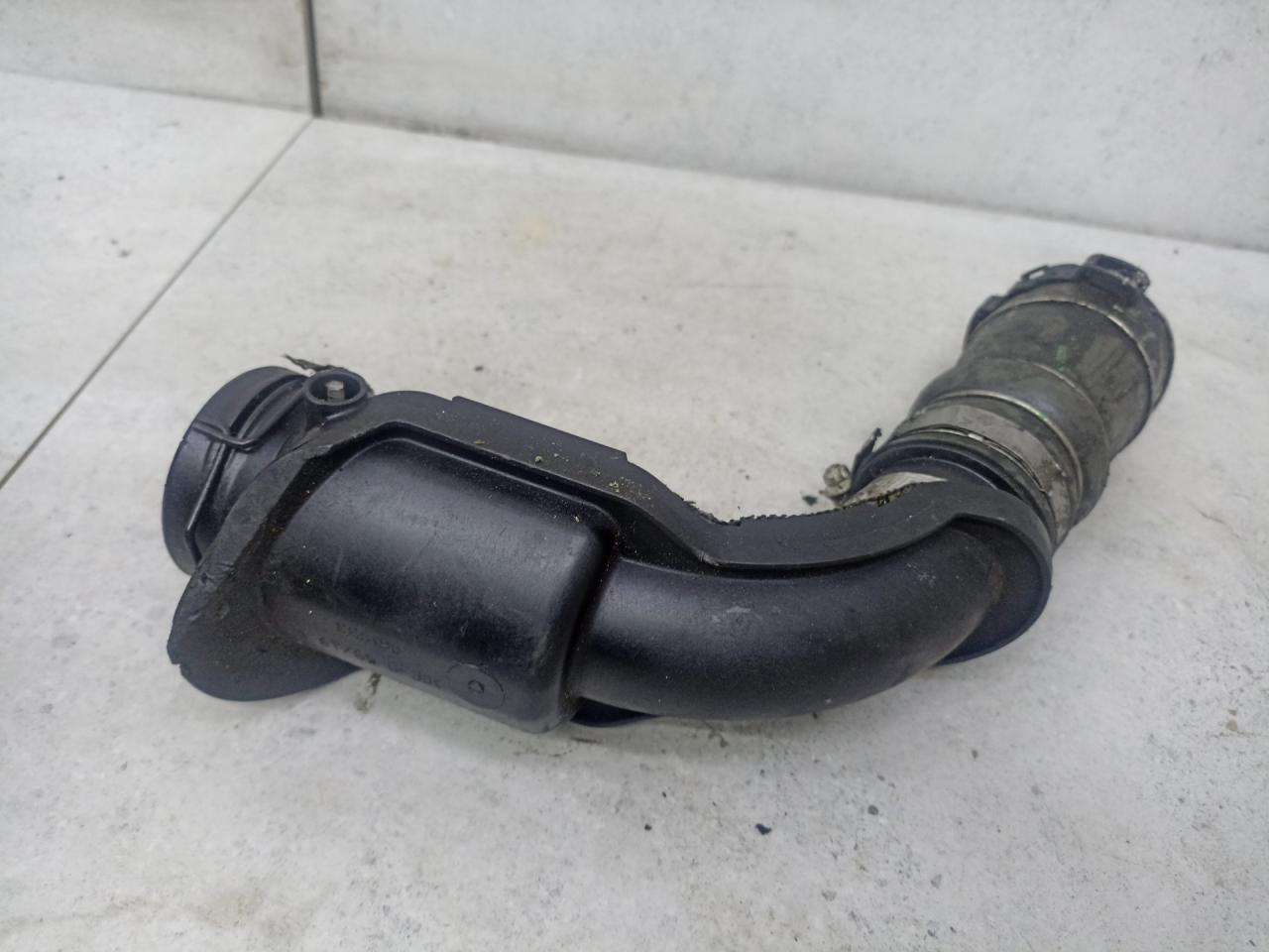 патрубок интеркулера Renault Megane 3 поколение 2012, 8200061953 - фото №1