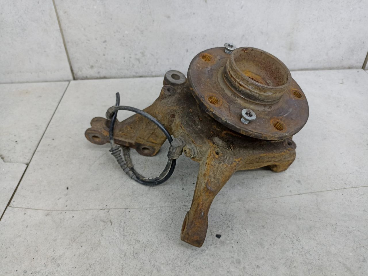 кулак поворотный правый Renault Duster 1 поколение 2015, 8200881829 - фото №1