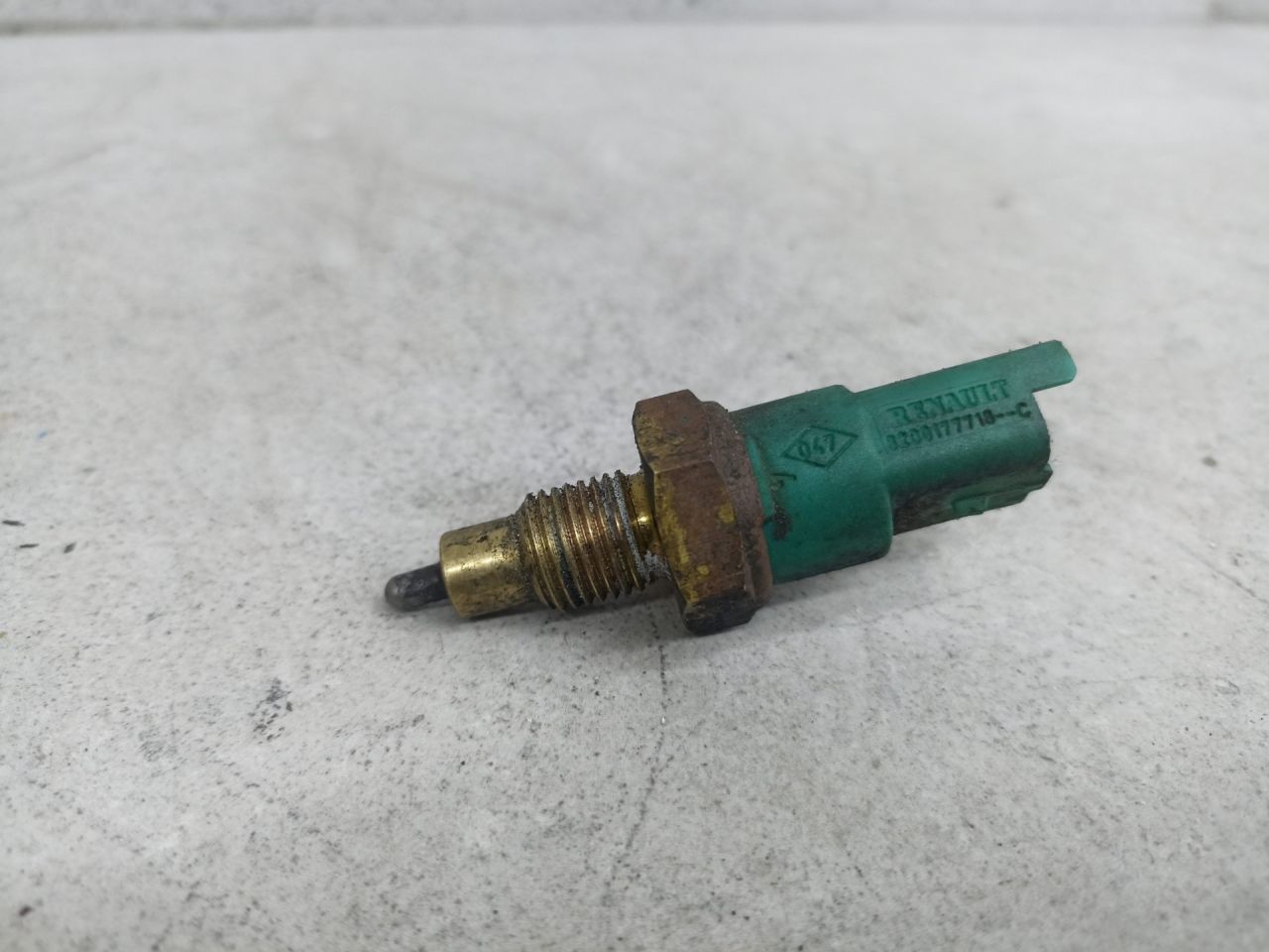 датчик заднего хода (лягушка) Renault Sandero 1 поколение 2009, 8200177718 - фото №1