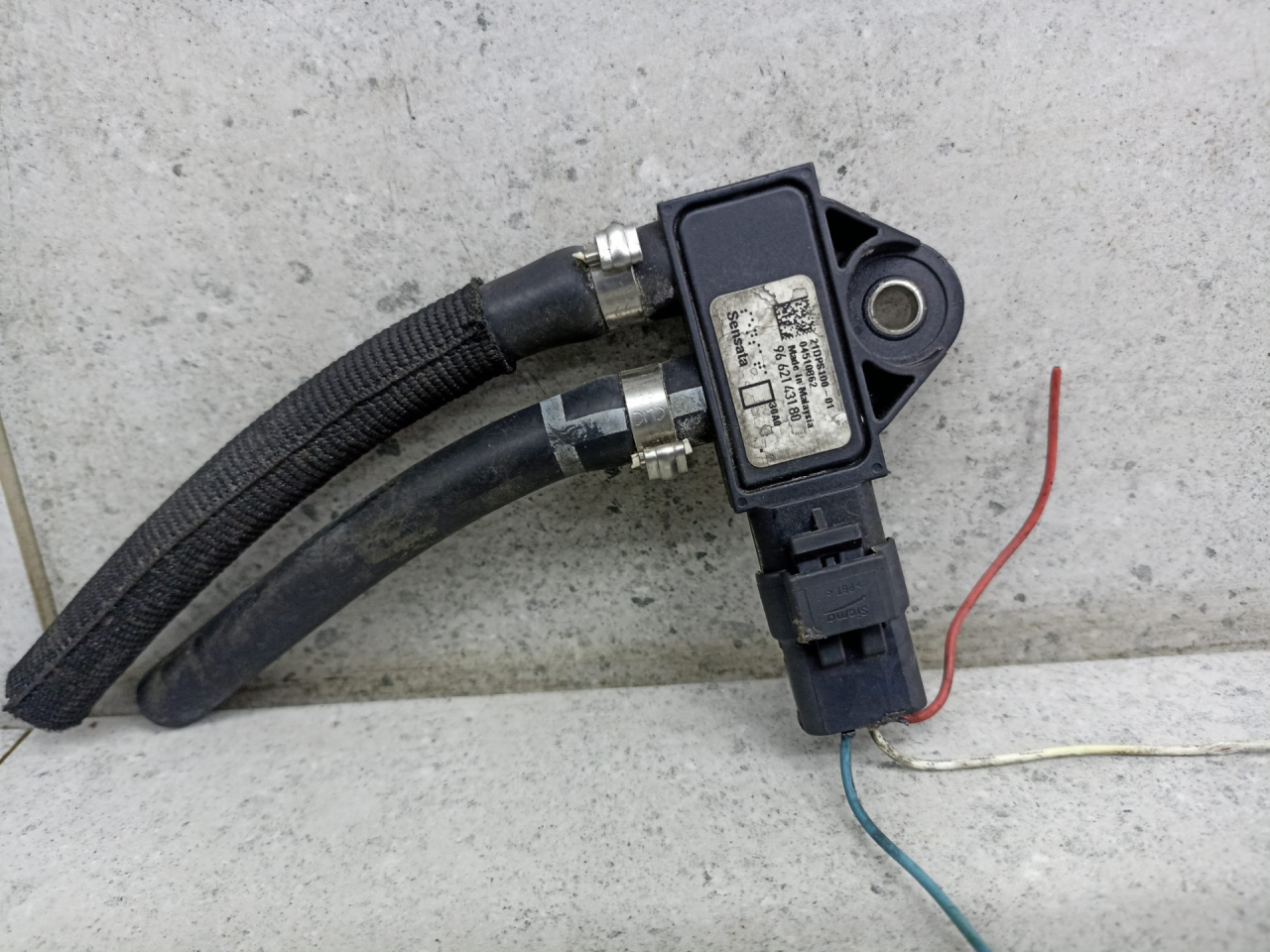 датчик давления (температуры) выхлопных газов Peugeot Partner 2 поколение (B9) 2010, 1.6 л., 9662143180 - фото №1