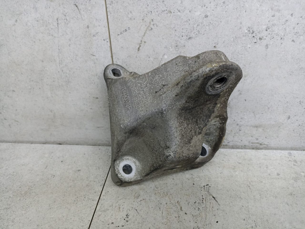 кронштейн двигателя Renault Megane 3 поколение 2014, 1.5 л., 113320021R - фото №1