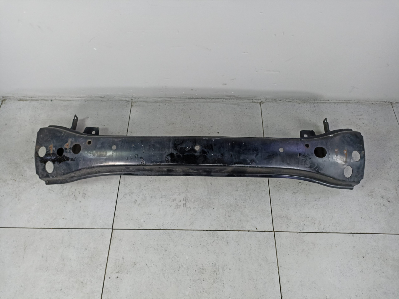 усилитель бампера переднего Volkswagen Transporter T5 2009, 7E0807109B - фото №1