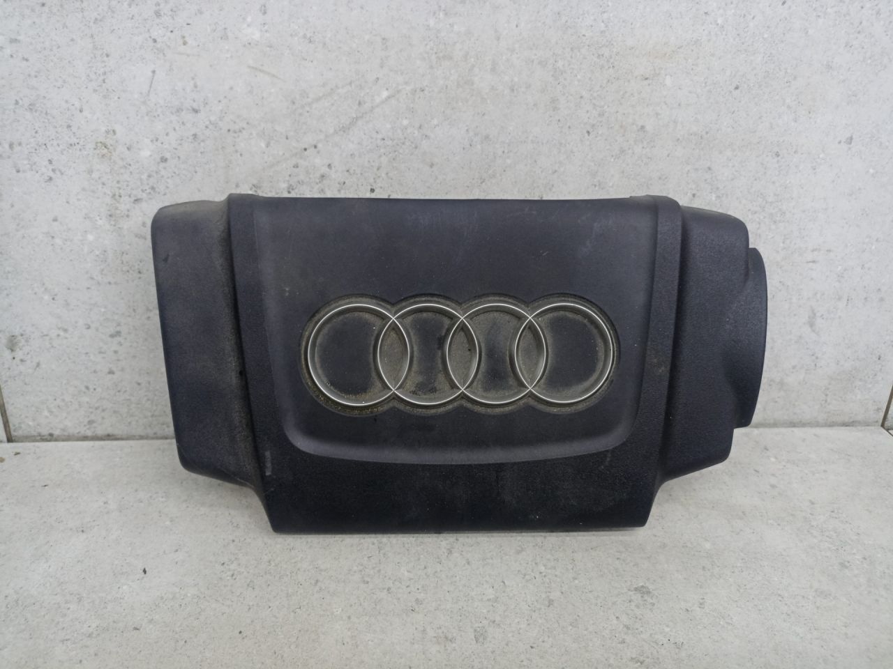 декоративная крышка двигателя Audi A6 4G/C7 2012, 06E103926L - фото №1