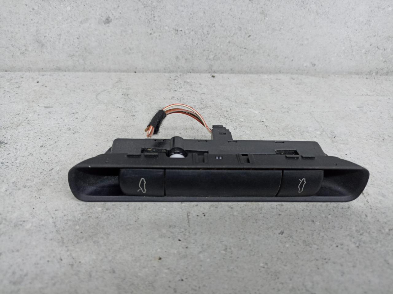 кнопка открытия багажника Porsche Boxster S 987 2006, 99761310502 - фото №1