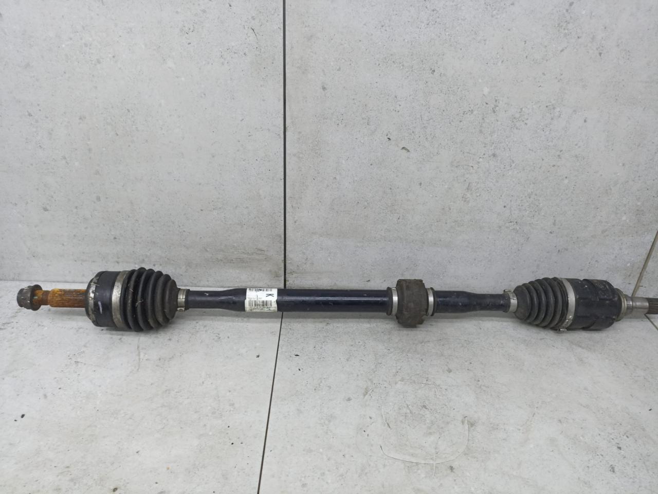 полуось передняя правая (приводной вал, ШРУС) Toyota C-HR 1 поколение AX10 2018, 43410F4060 - фото №1